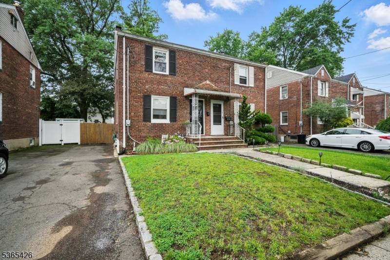 Rahway City, NJ 07065,356 Raleigh Rd