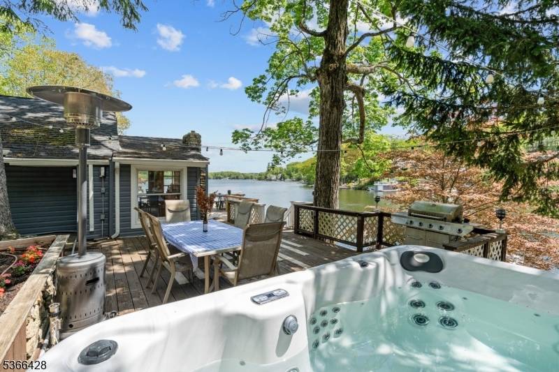 Hopatcong Boro, NJ 07821,229A Squaw Trl
