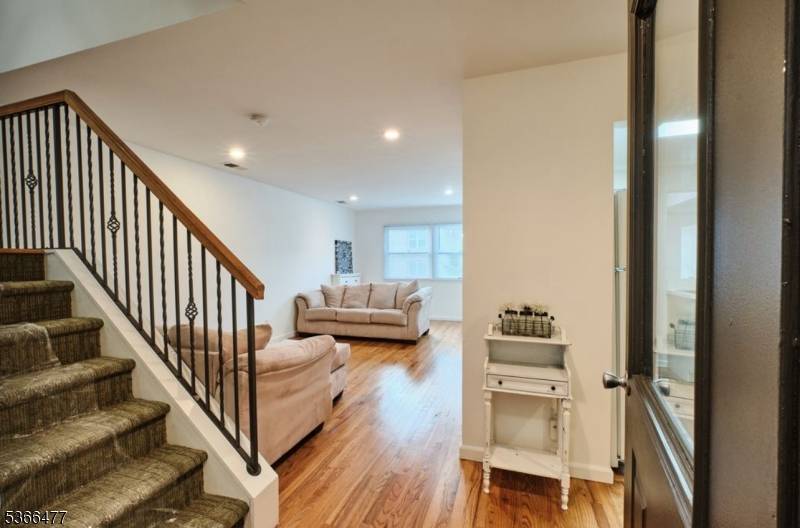 Montclair Twp., NJ 07042,204 Bloomfield Ave #C