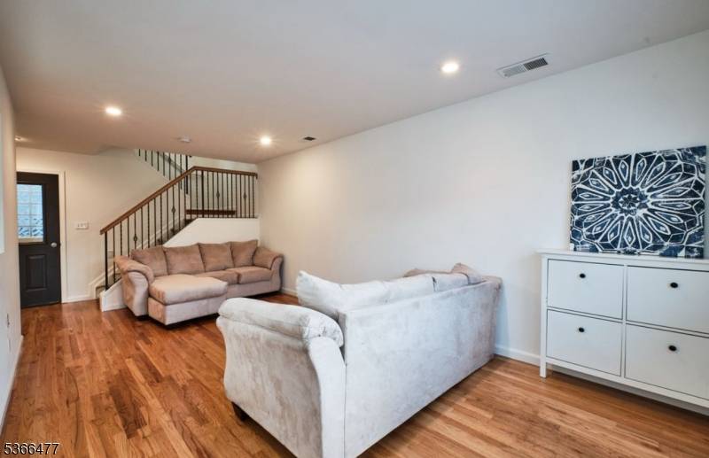 Montclair Twp., NJ 07042,204 Bloomfield Ave #C