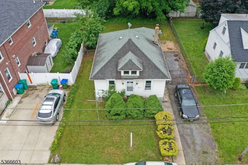 Edison Twp., NJ 08817,58 Fern St