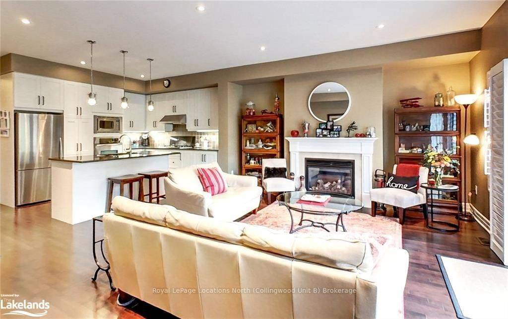 Collingwood, ON L9Y 0J6,7 Collship LN