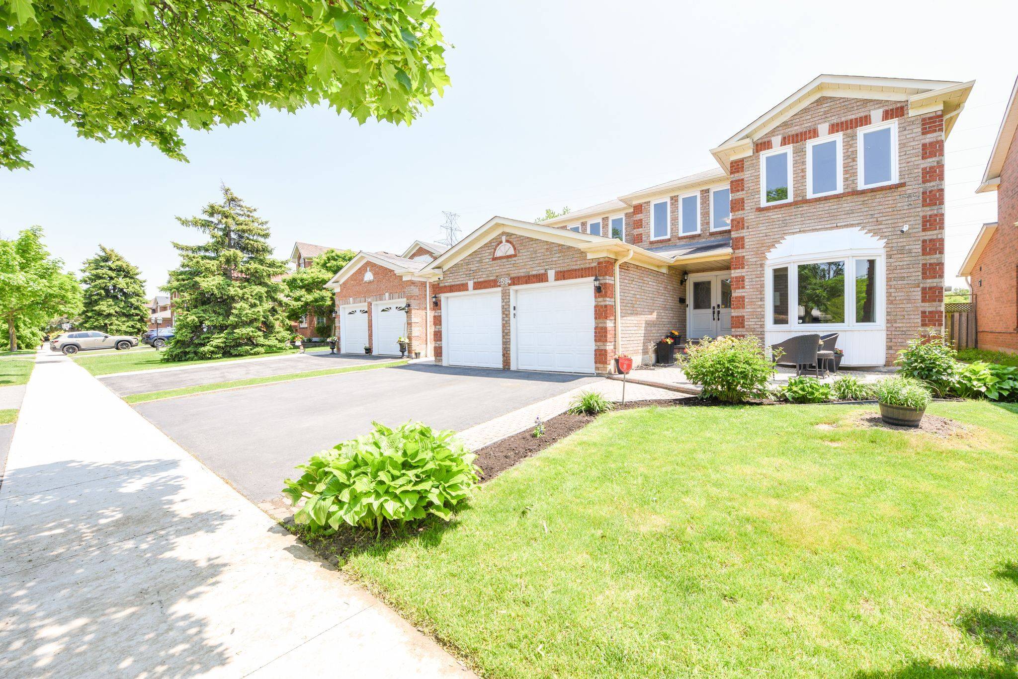 Mississauga, ON L5M 4K3,2594 Ambercroft TRL