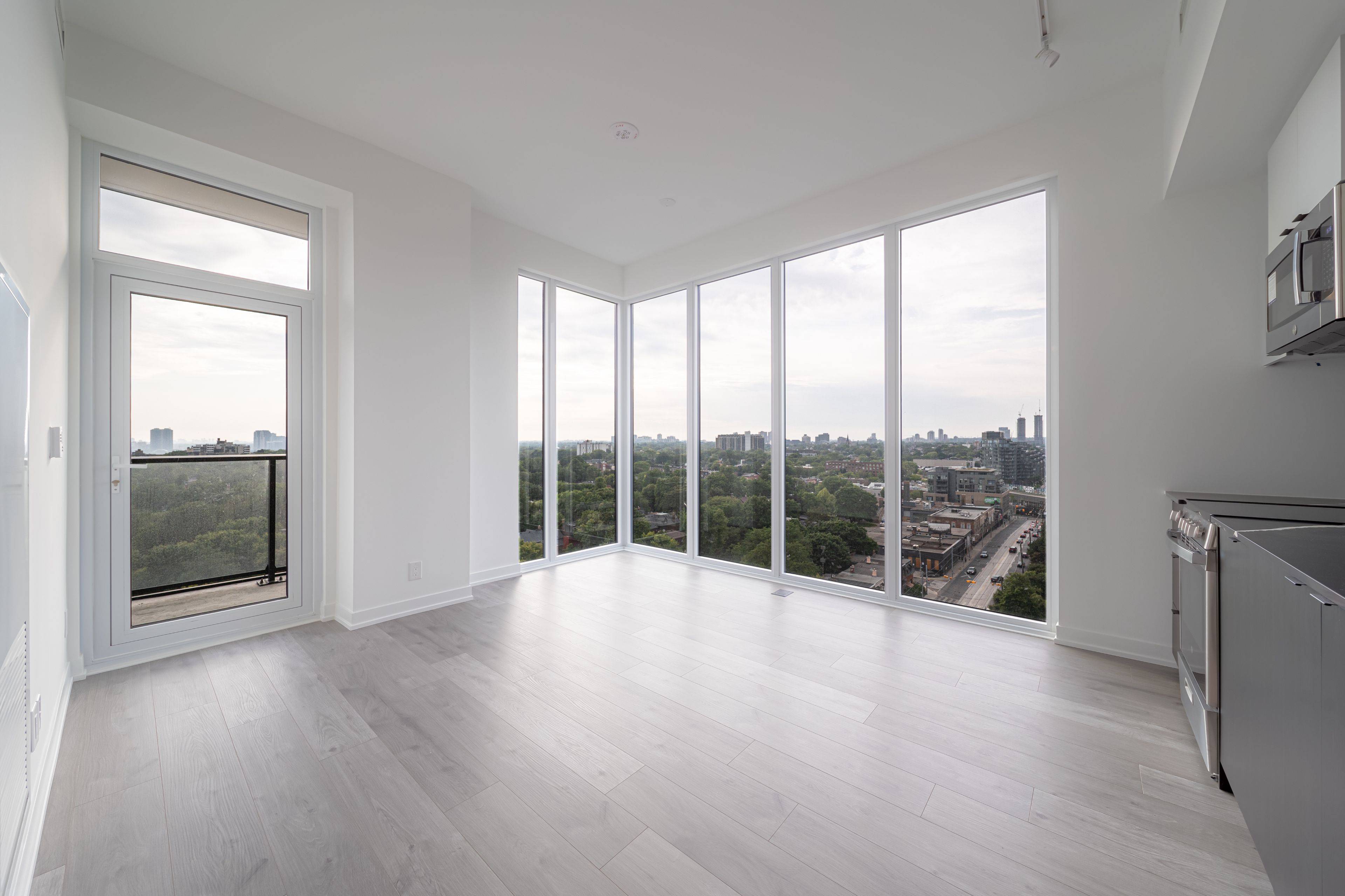 Toronto W01, ON M6K 0J2,285 Dufferin ST #1124