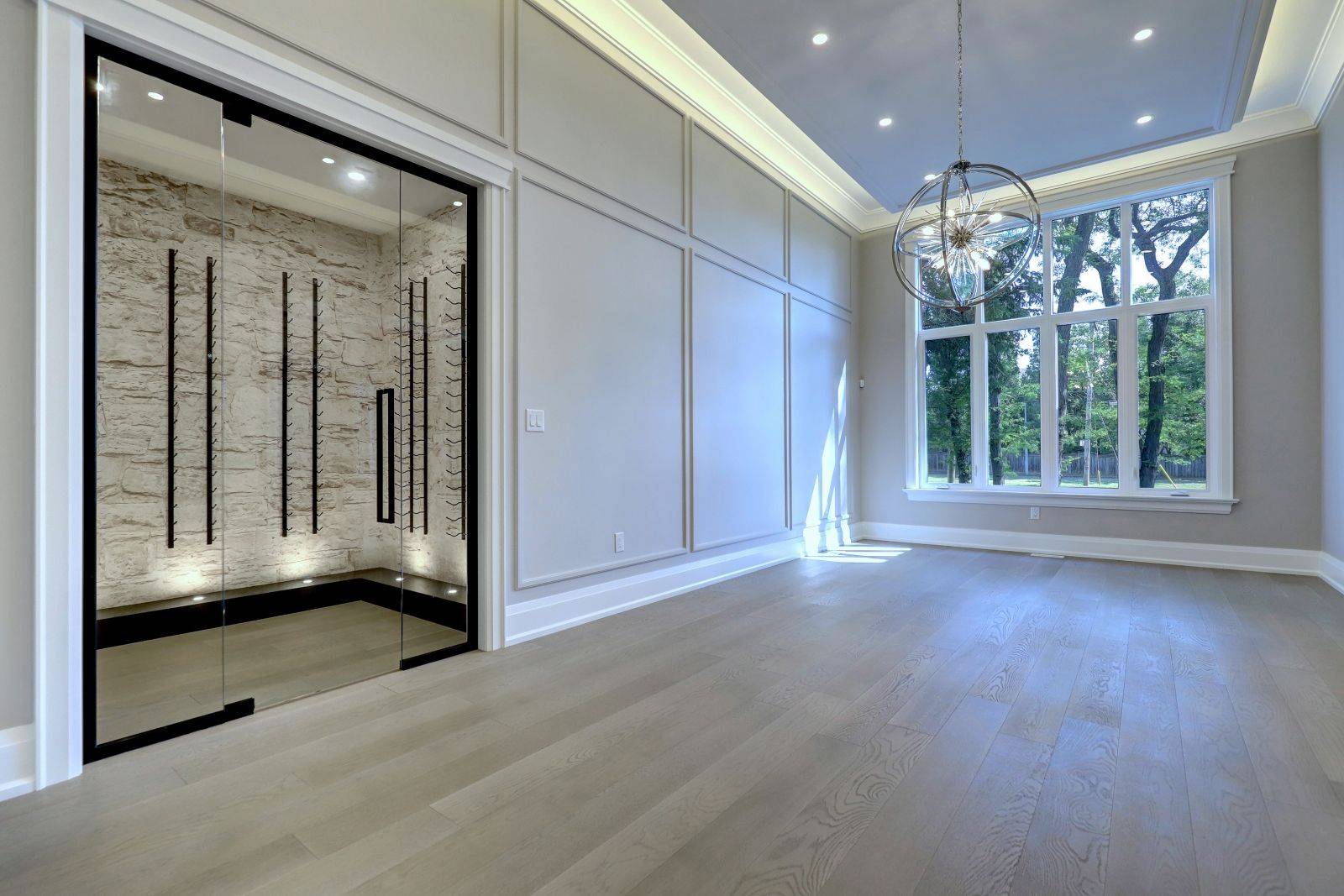 Hamilton, ON L9G 2W1,290 Southcote RD