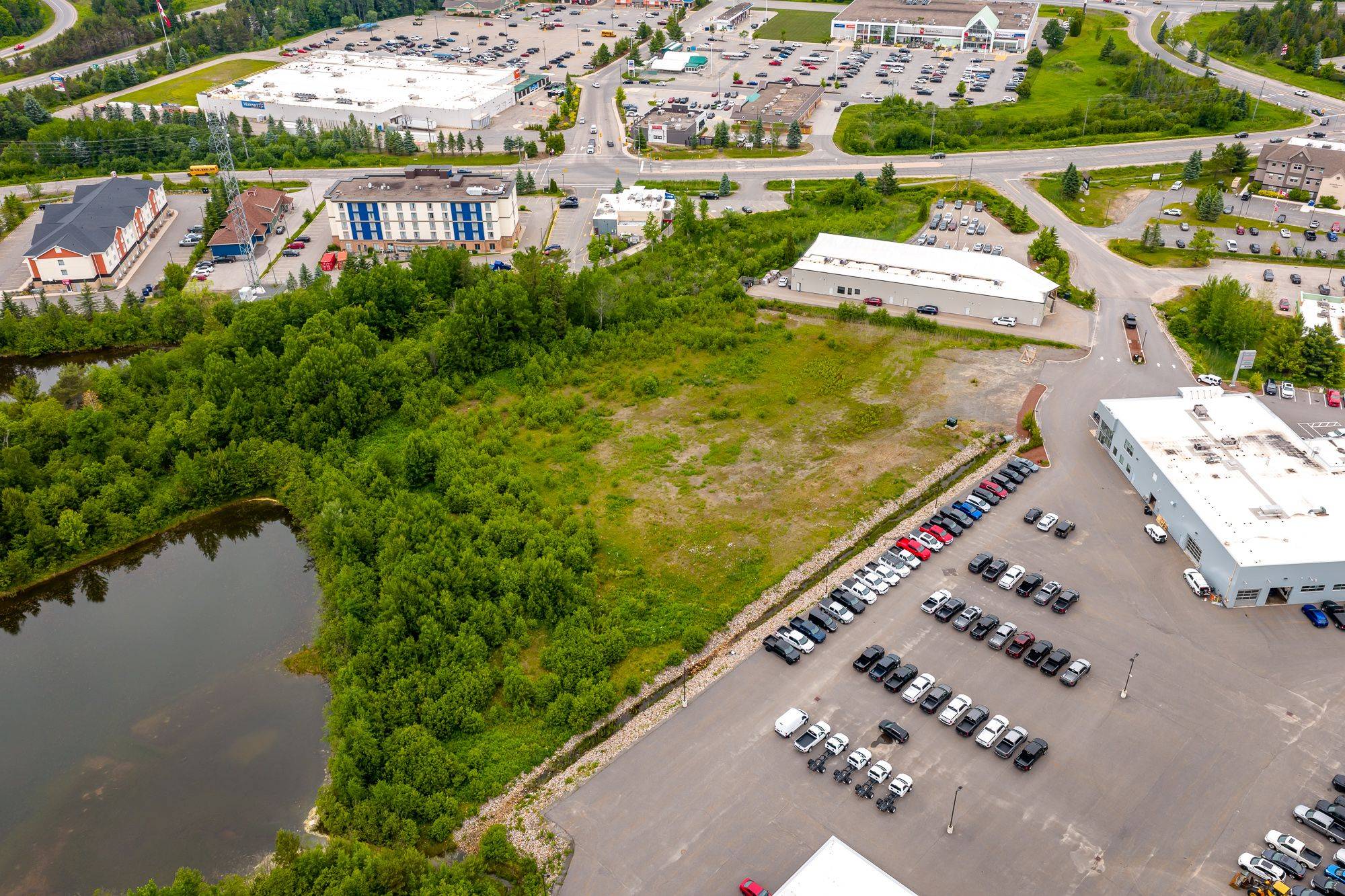 Huntsville, ON P1H 2P9,114 NORTH KINTON AVE