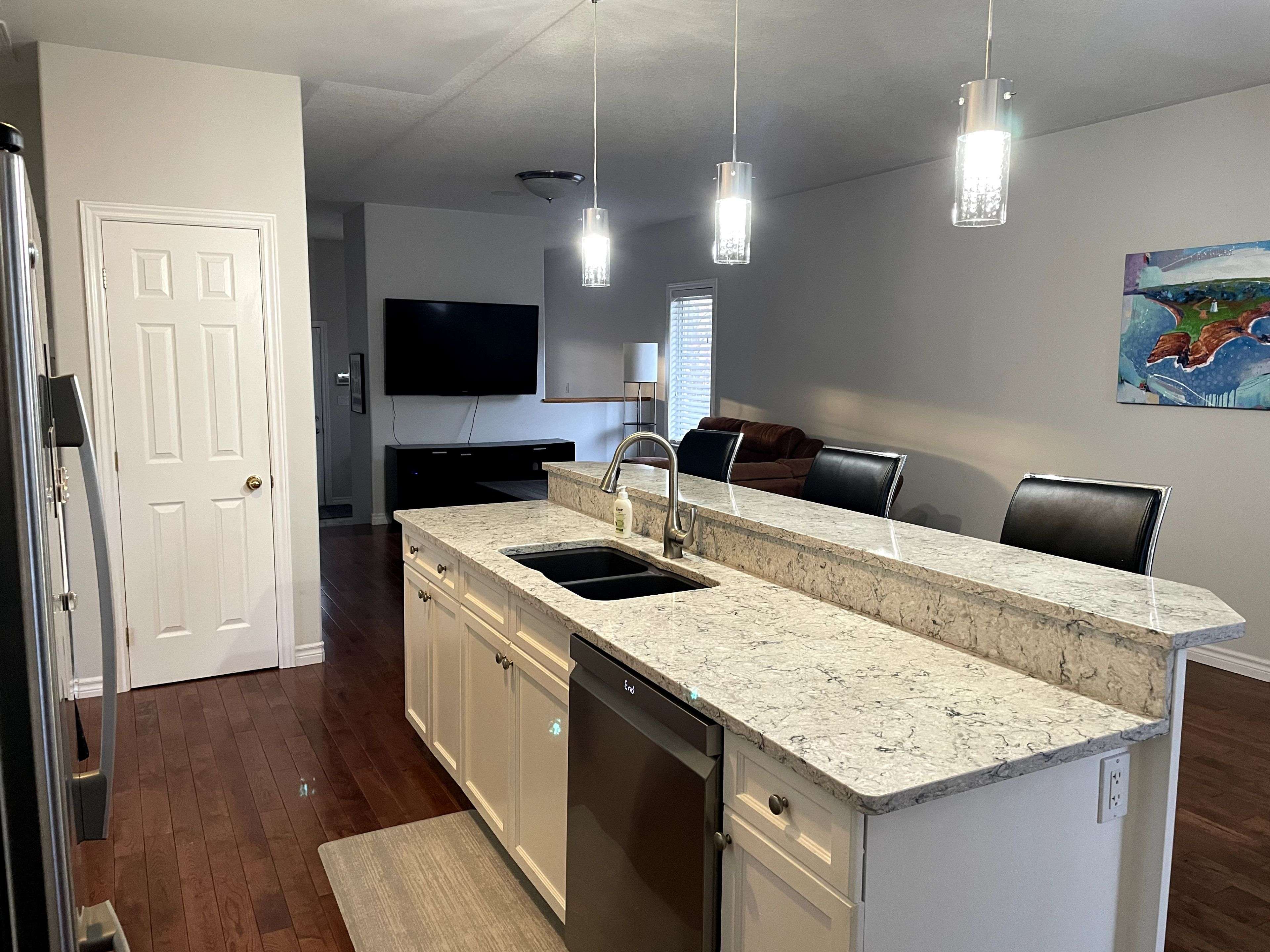 Loyalist, ON K7N 1Y7,135 Speers BLVD