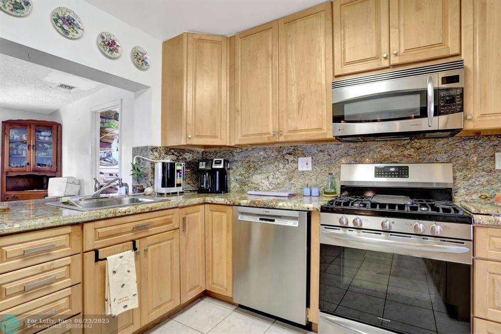 Pompano Beach, FL 33060,217 SW 9th Ct