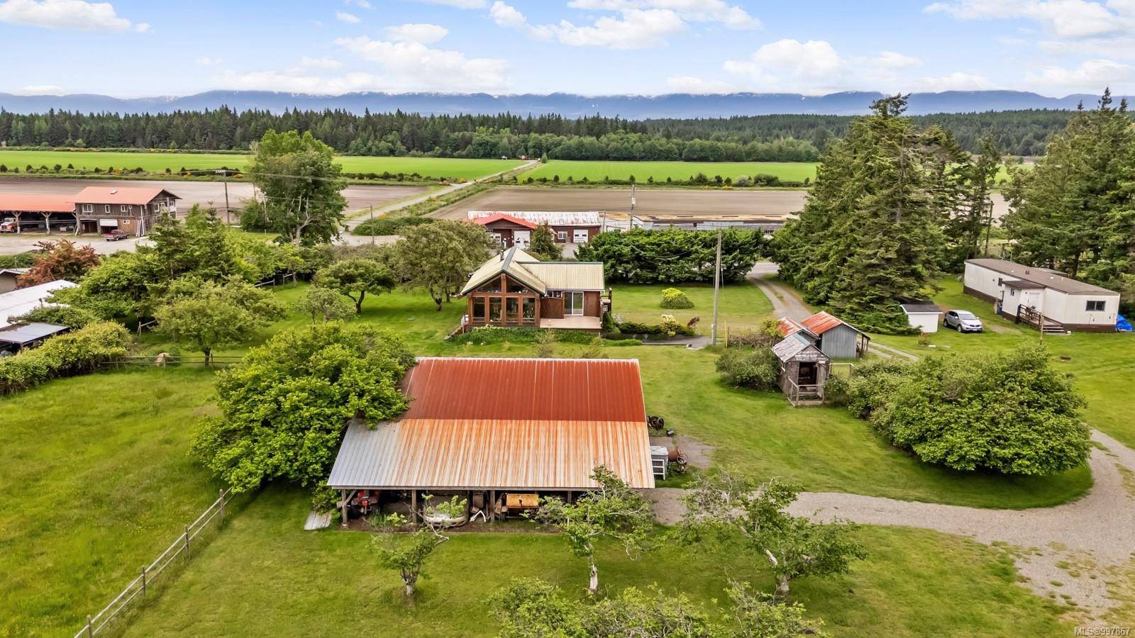 Comox, BC V9M 3T2,818 Knight Rd