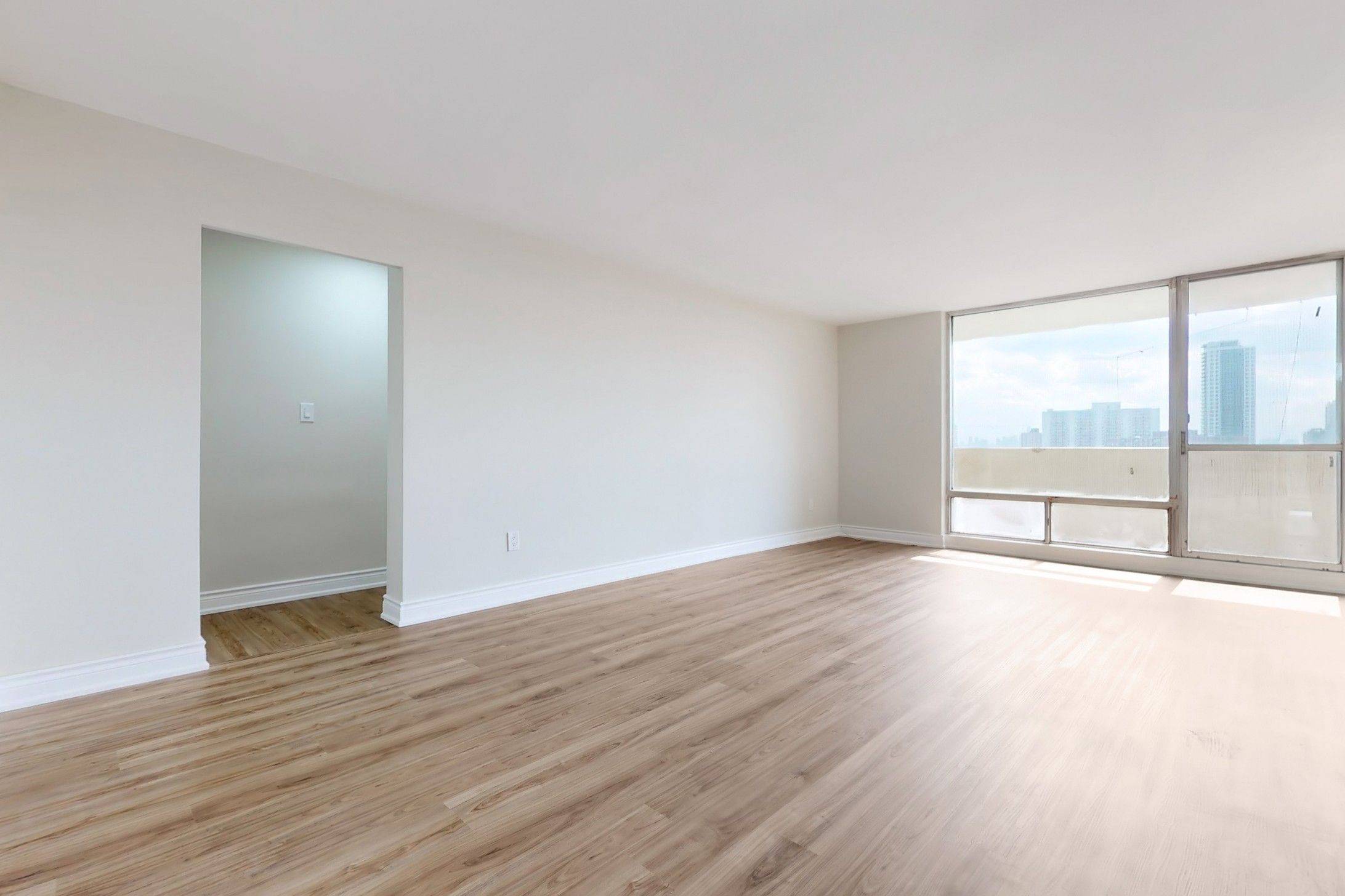 Toronto E03, ON M4C 5L4,1 Massey SQ #1506