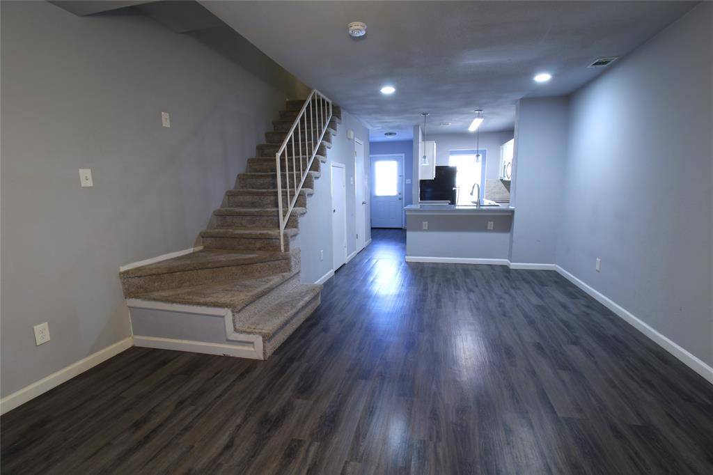 Garland, TX 75040,605 Carriagehouse Lane #B2