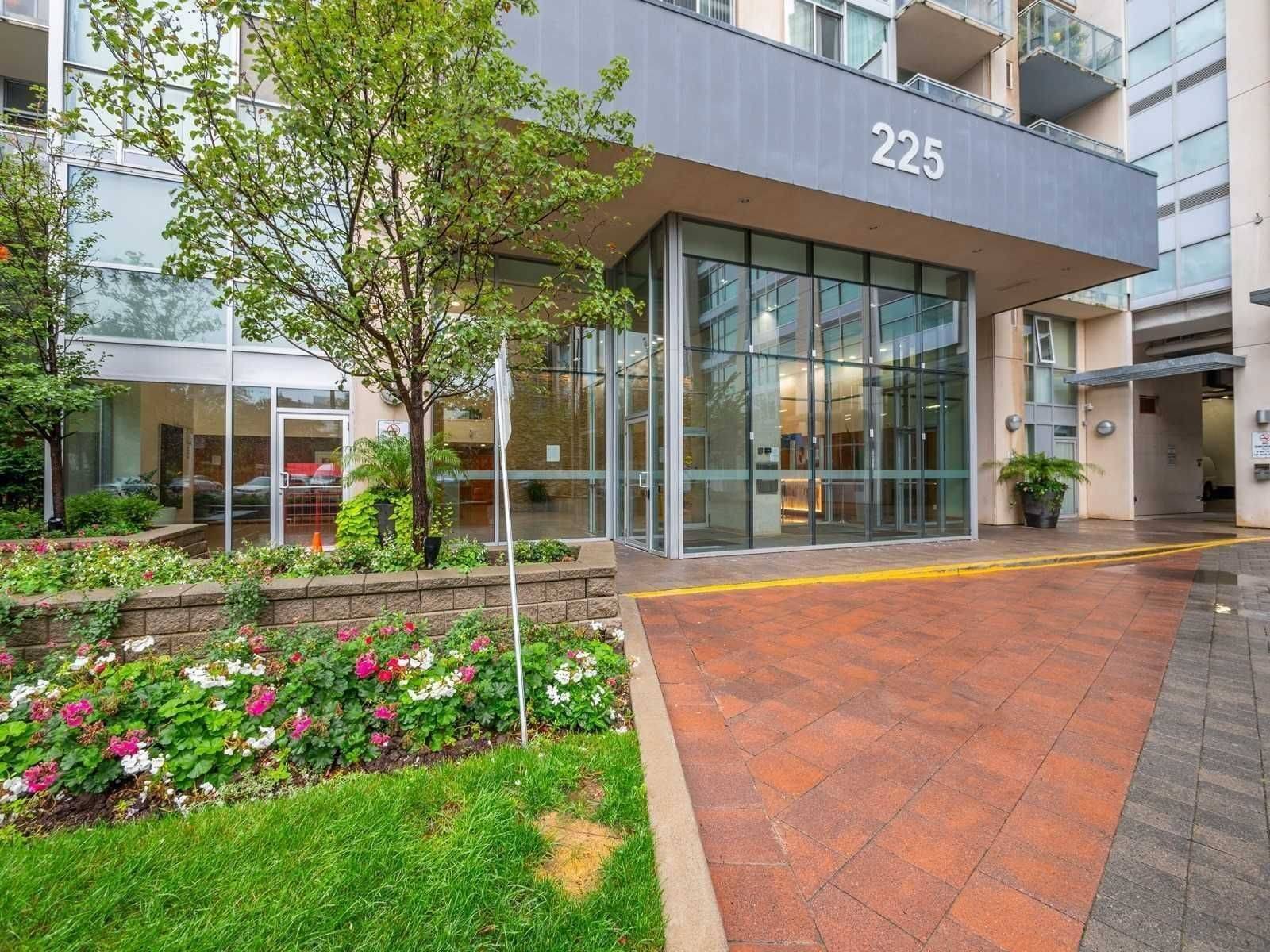 Mississauga, ON L5B 4P2,225 Webb DR #2602