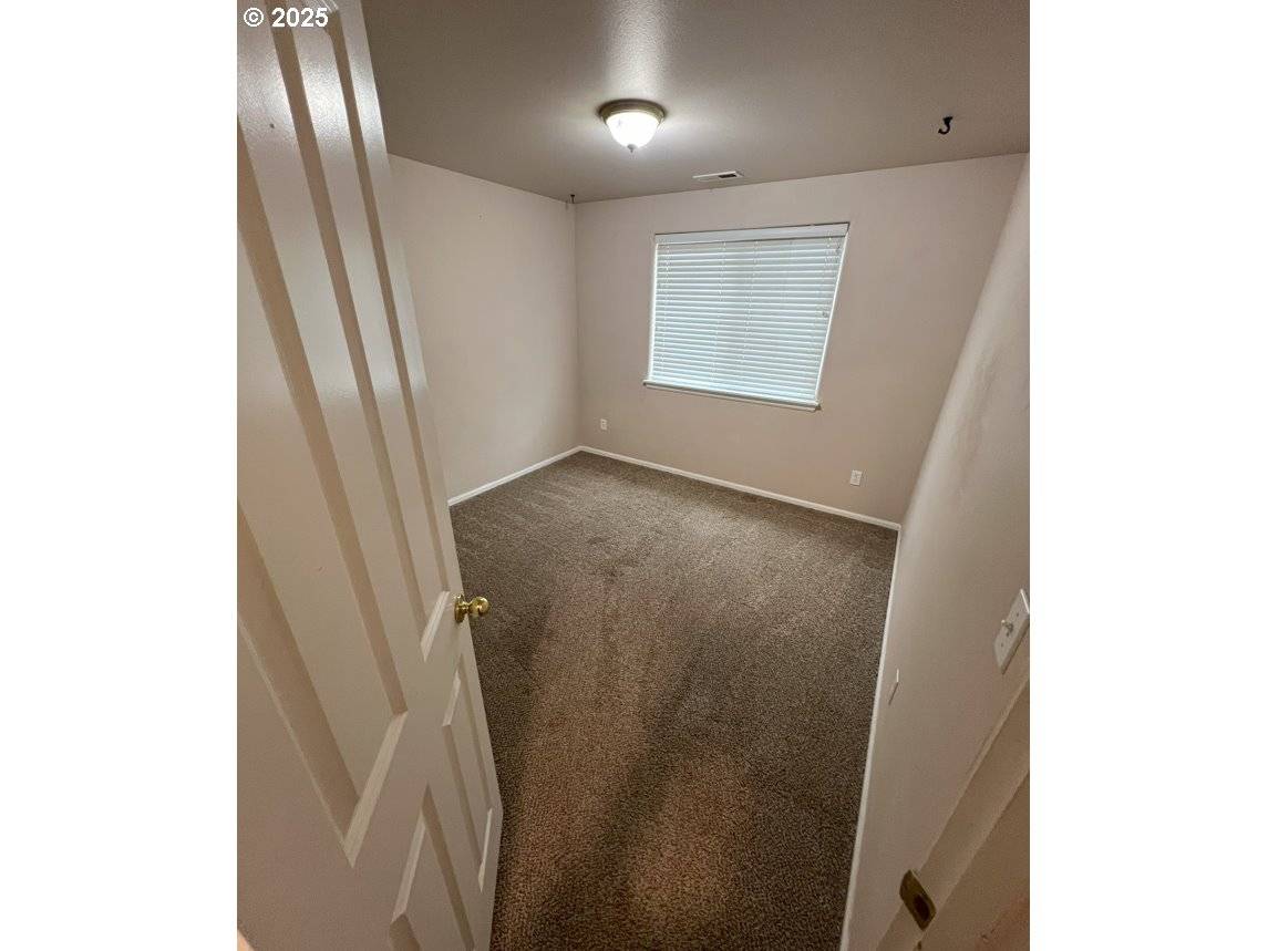 Winston, OR 97496,185 SE LEBLEU LN