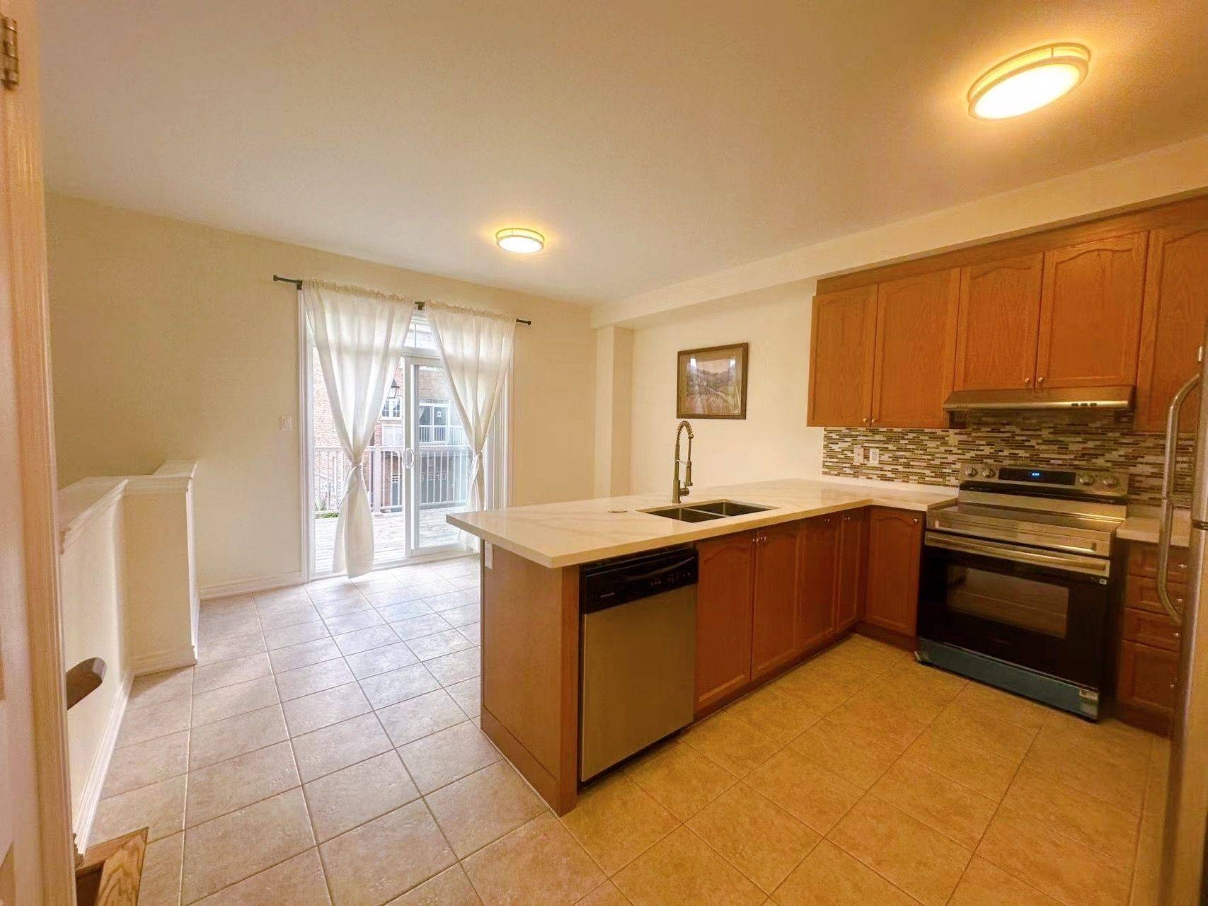 Richmond Hill, ON L4S 0E1,160 Yorkland ST