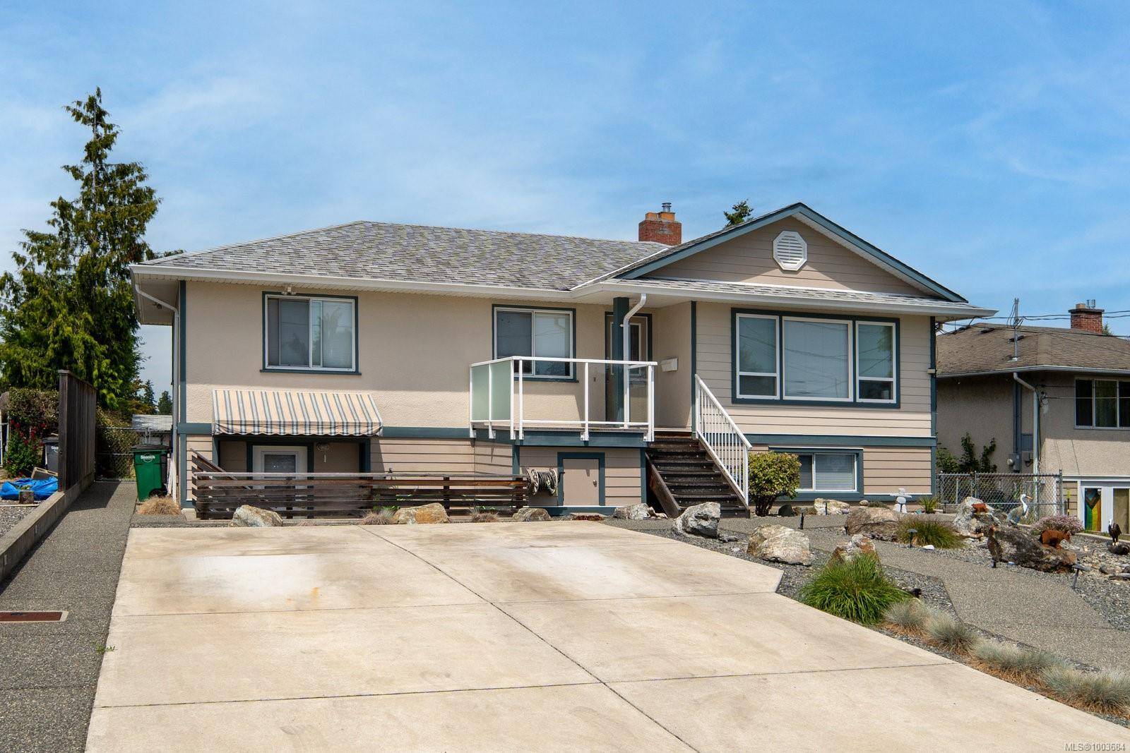 Saanich, BC V8Z 2G7,582 Baxter Ave