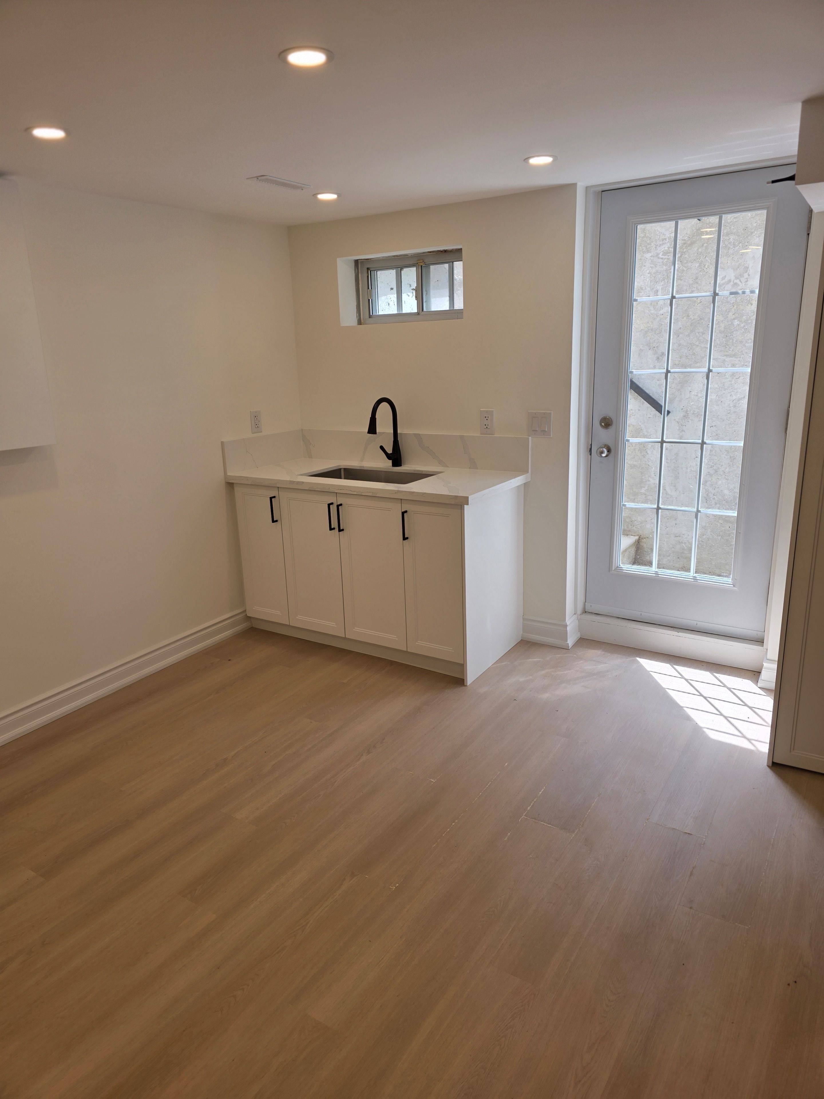 Toronto E07, ON M1S 3J9,15 Pipers Green AVE #1 Room