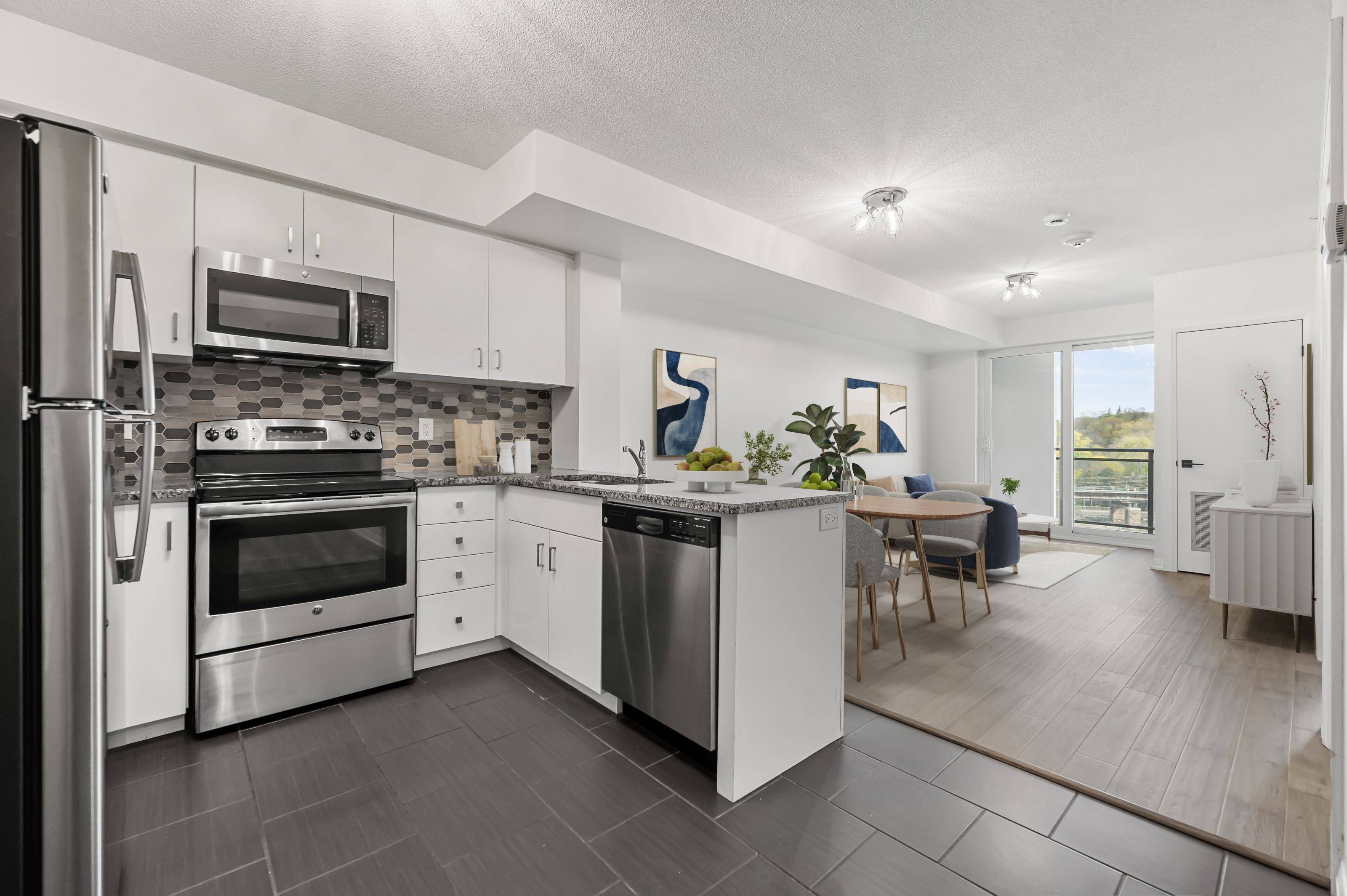 Guelph, ON N1E 0P5,53 Arthur ST S #807