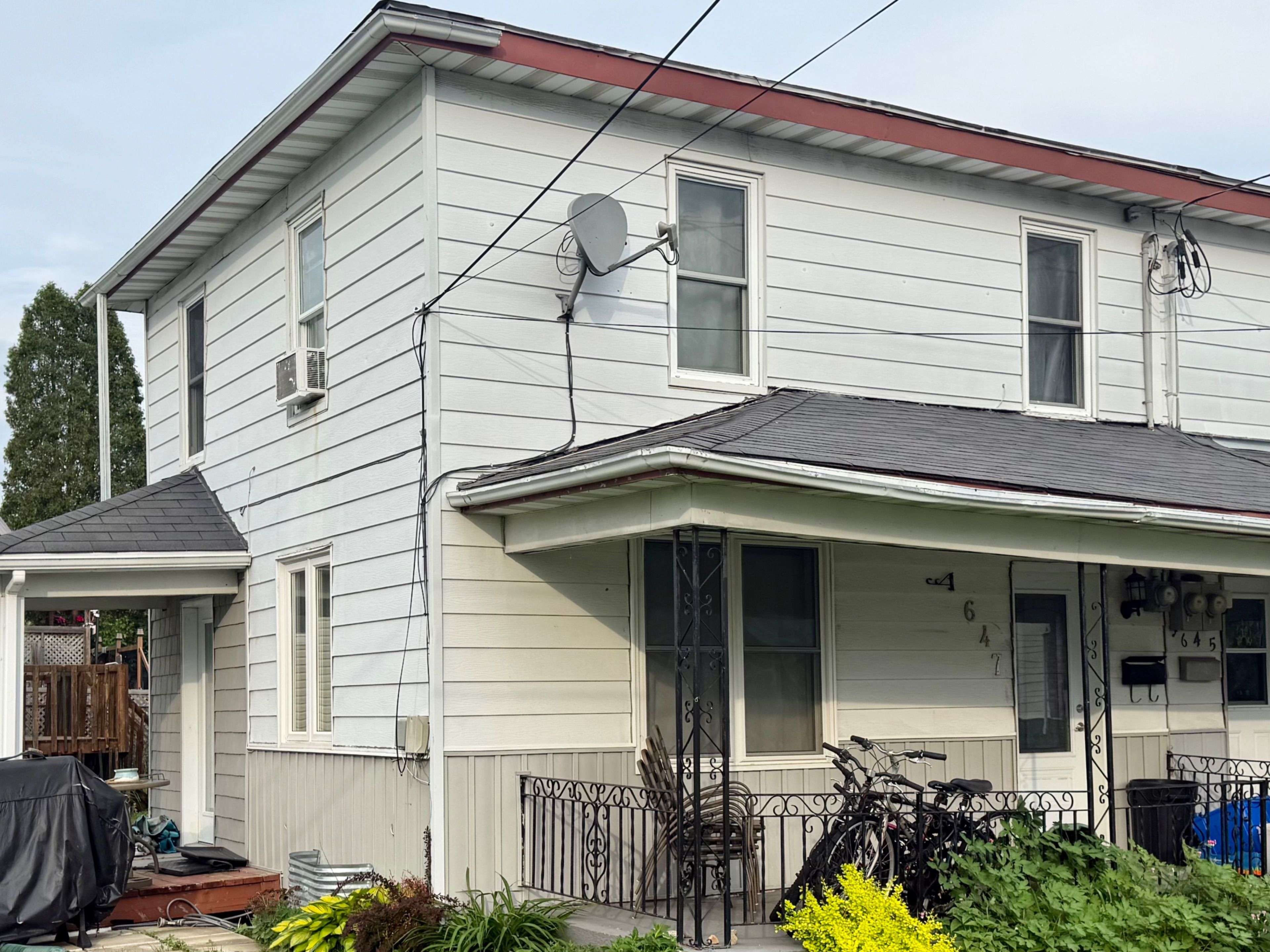 Cornwall, ON K6H 3X7,647 Gloucester ST N