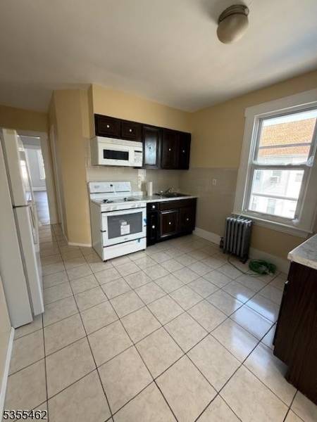 Garfield City, NJ 07026,81 Bogart Ave #2
