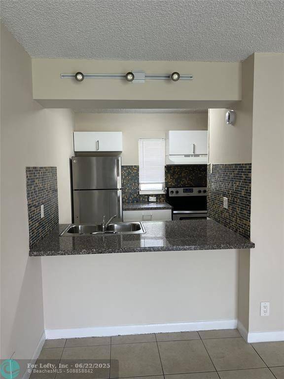 Coral Springs, FL 33071,10145 twin lakes dr  #C2