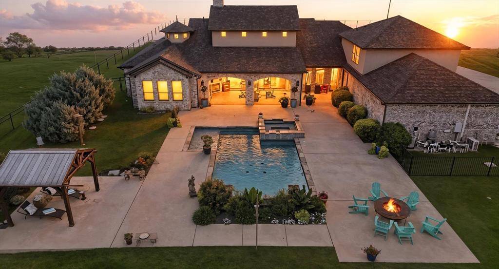 Double Oak, TX 75077,220 E Kings Road