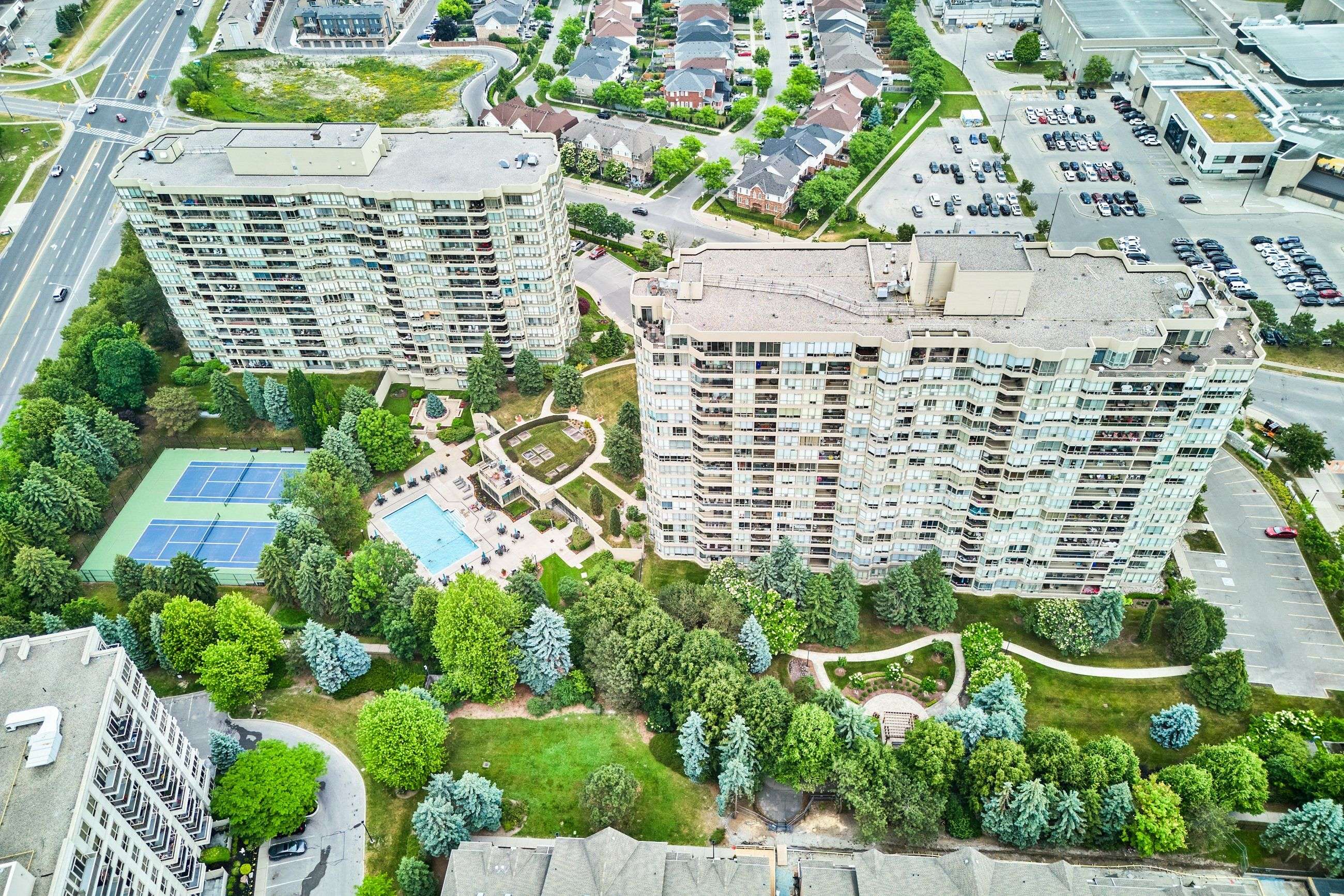 Pickering, ON L1V 6B3,1880 Valley Farm RD #1030