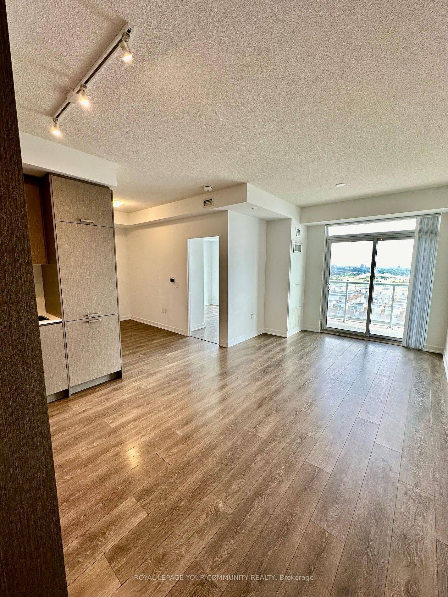 Vaughan, ON L4K 0M8,38 Honeycrisp CRES #1006