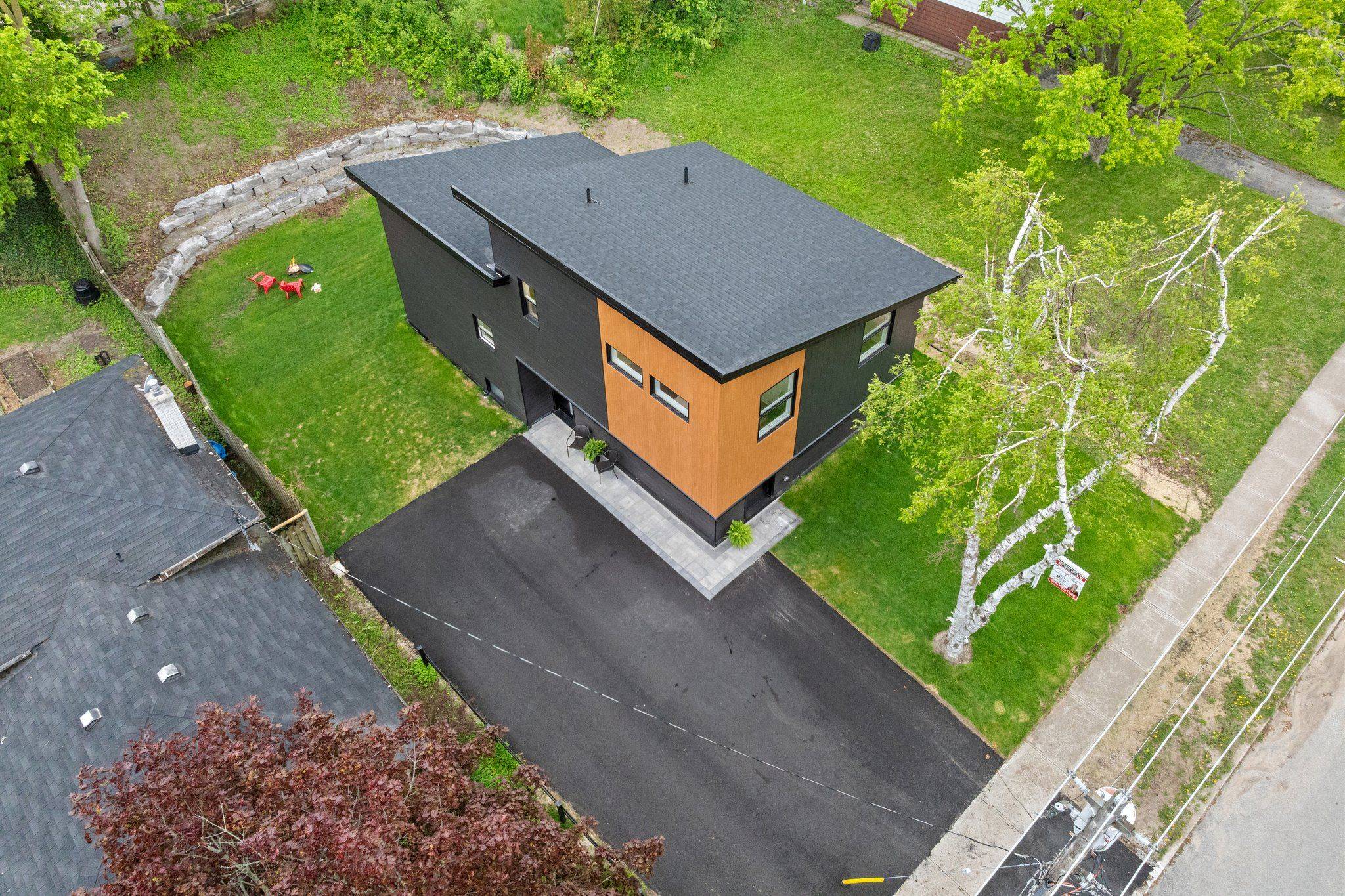 Barrie, ON L4M 3R6,168 Berczy ST