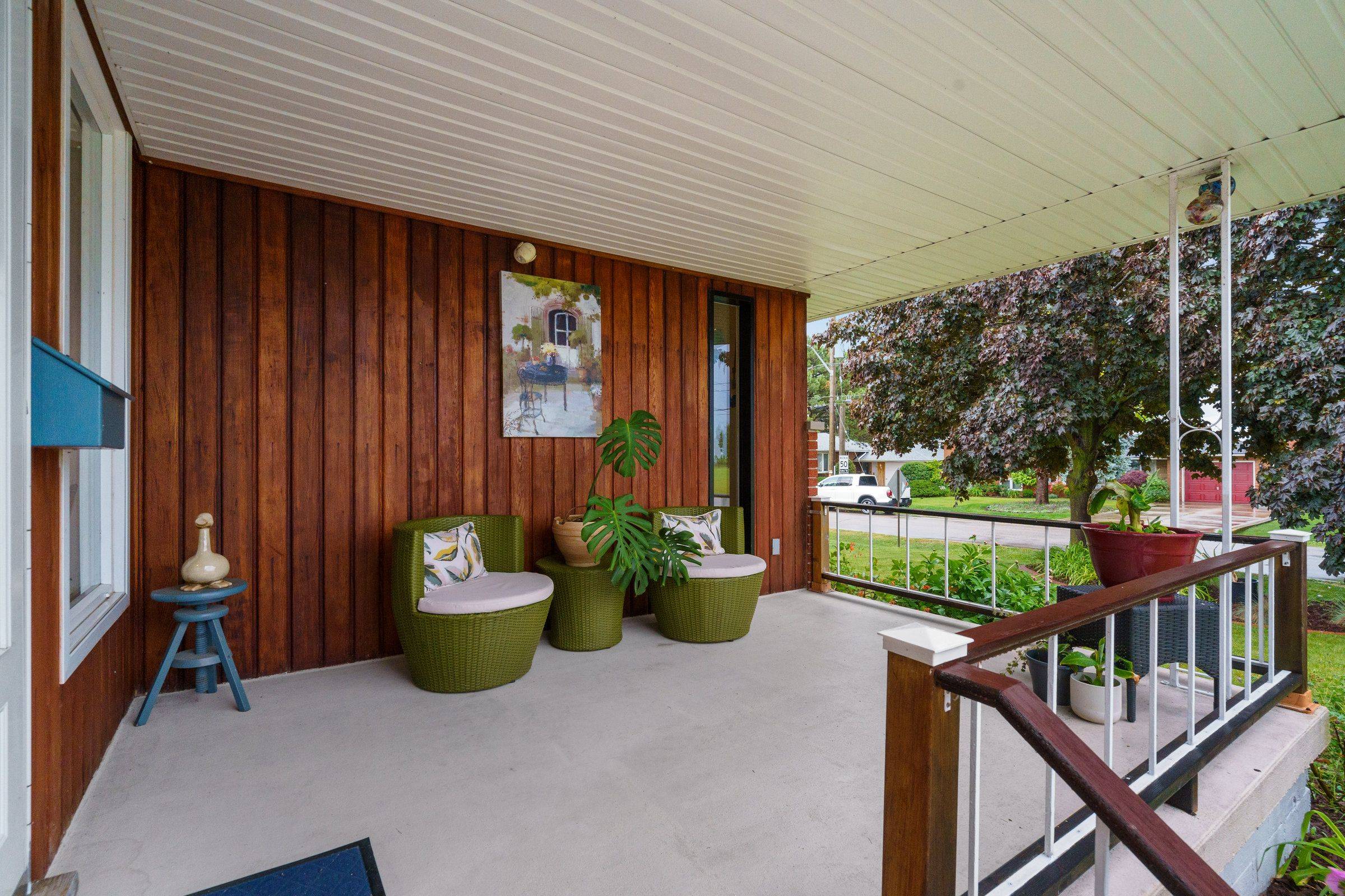 Grimsby, ON L3M 2L4,83 Lakeside DR