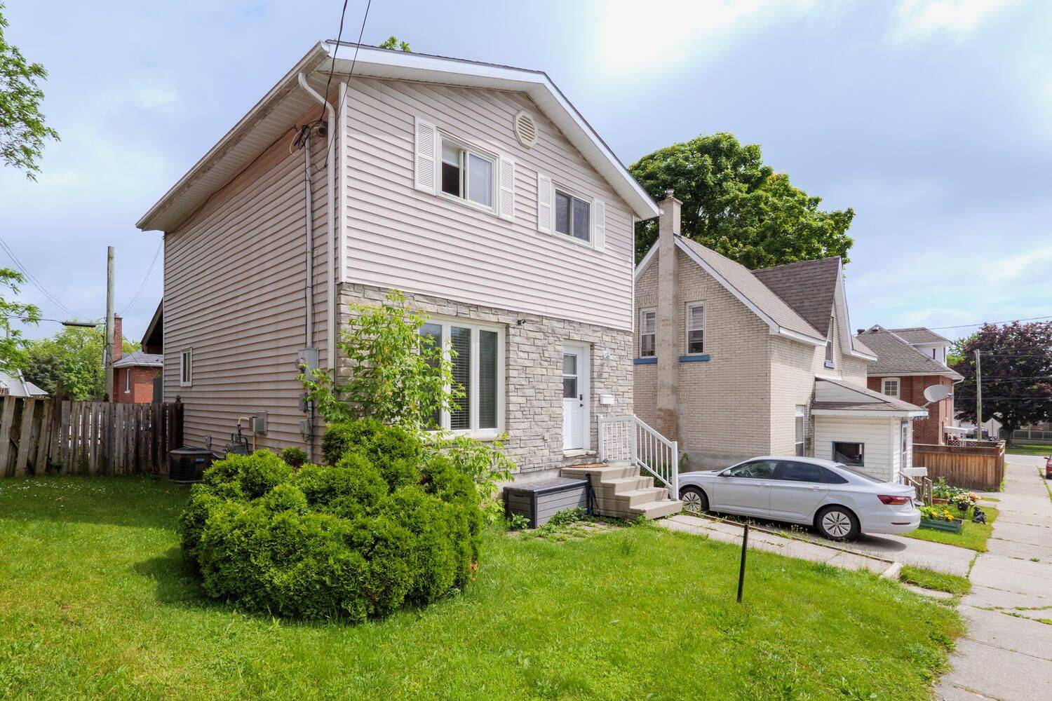 Owen Sound, ON N4K 3T5,428 11TH A ST W