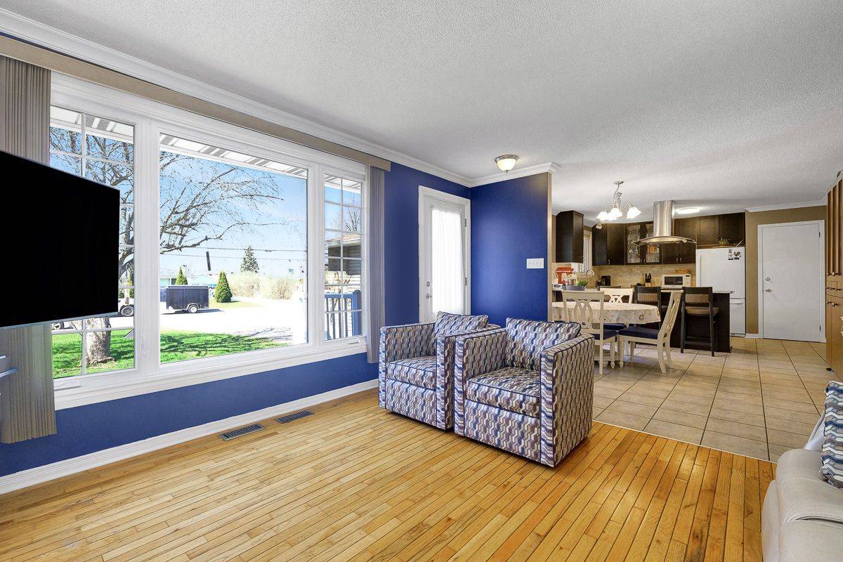 Orleans - Convent Glen And Area, ON K1W 1E5,2565 Page RD