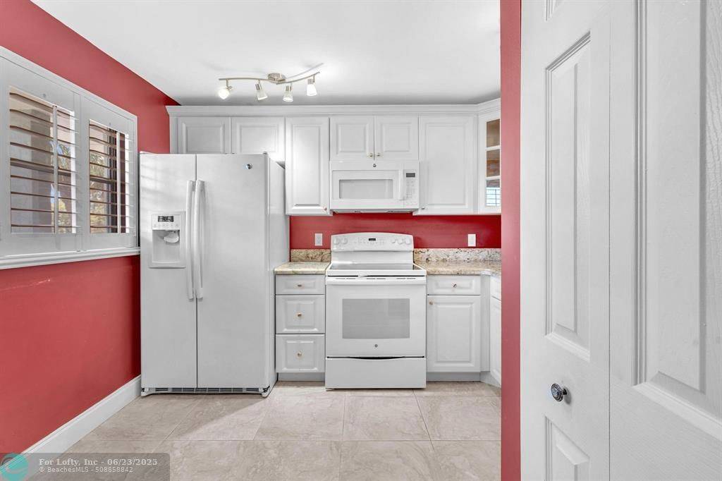 Tamarac, FL 33319,6075 N Sabal Palm Blvd  #306