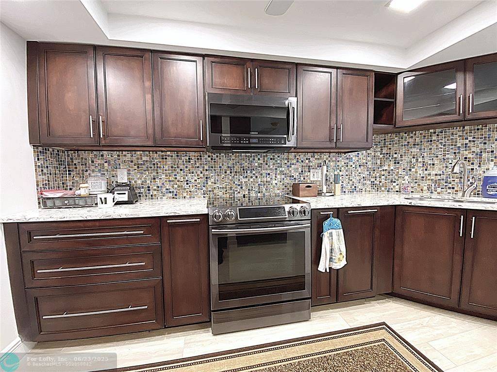 West Palm Beach, FL 33401,2400 Presidential Way #1104