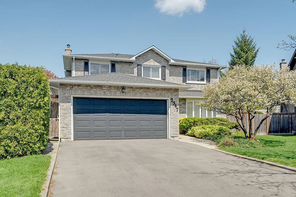 Burlington, ON L7P 4K9,2347 Tweedsmuir CT