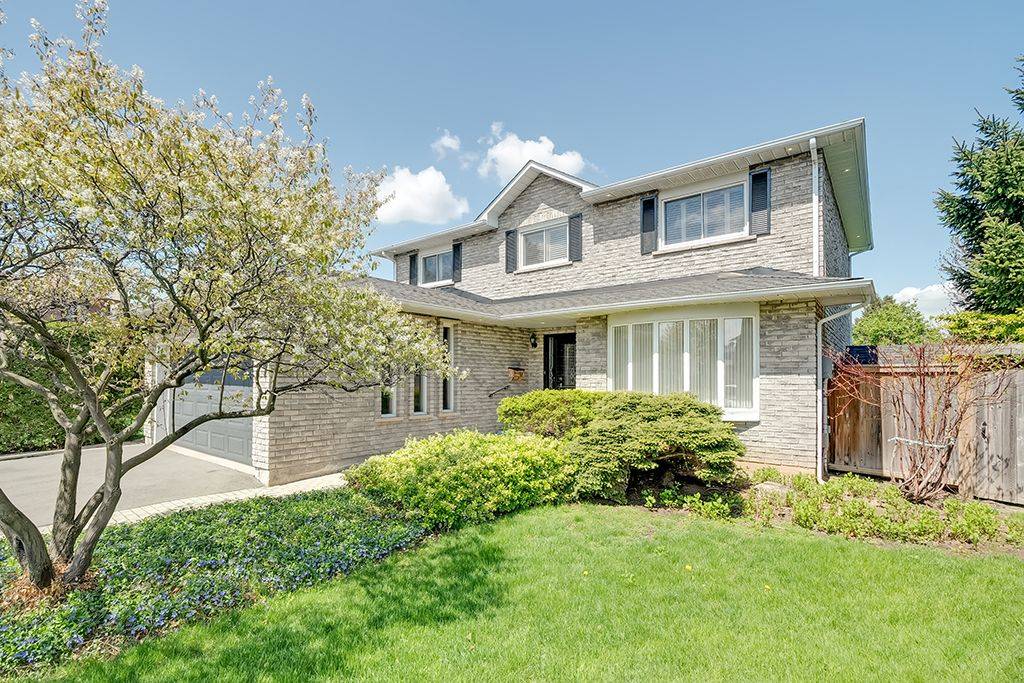 Burlington, ON L7P 4K9,2347 Tweedsmuir CT