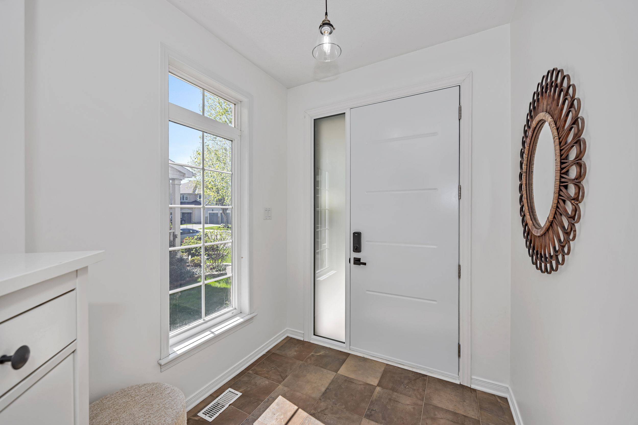 Stittsville - Munster - Richmond, ON K2S 0L3,518 Dalewood CRES