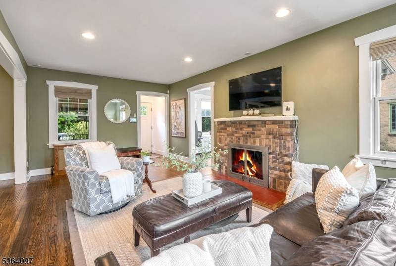 Glen Rock Boro, NJ 07452,17 Warren Pl