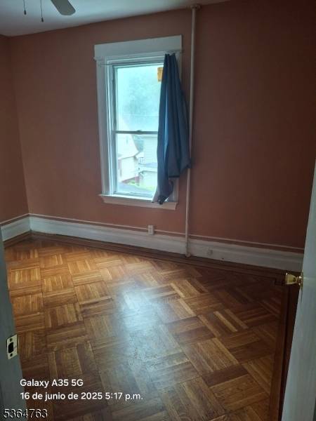 Newark City, NJ 07108,852 S 13Th St #1