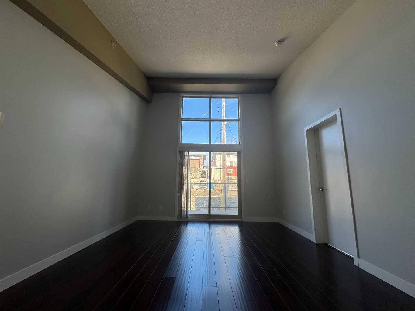 Calgary, AB T2E 7M3,4303 1 ST NE #528
