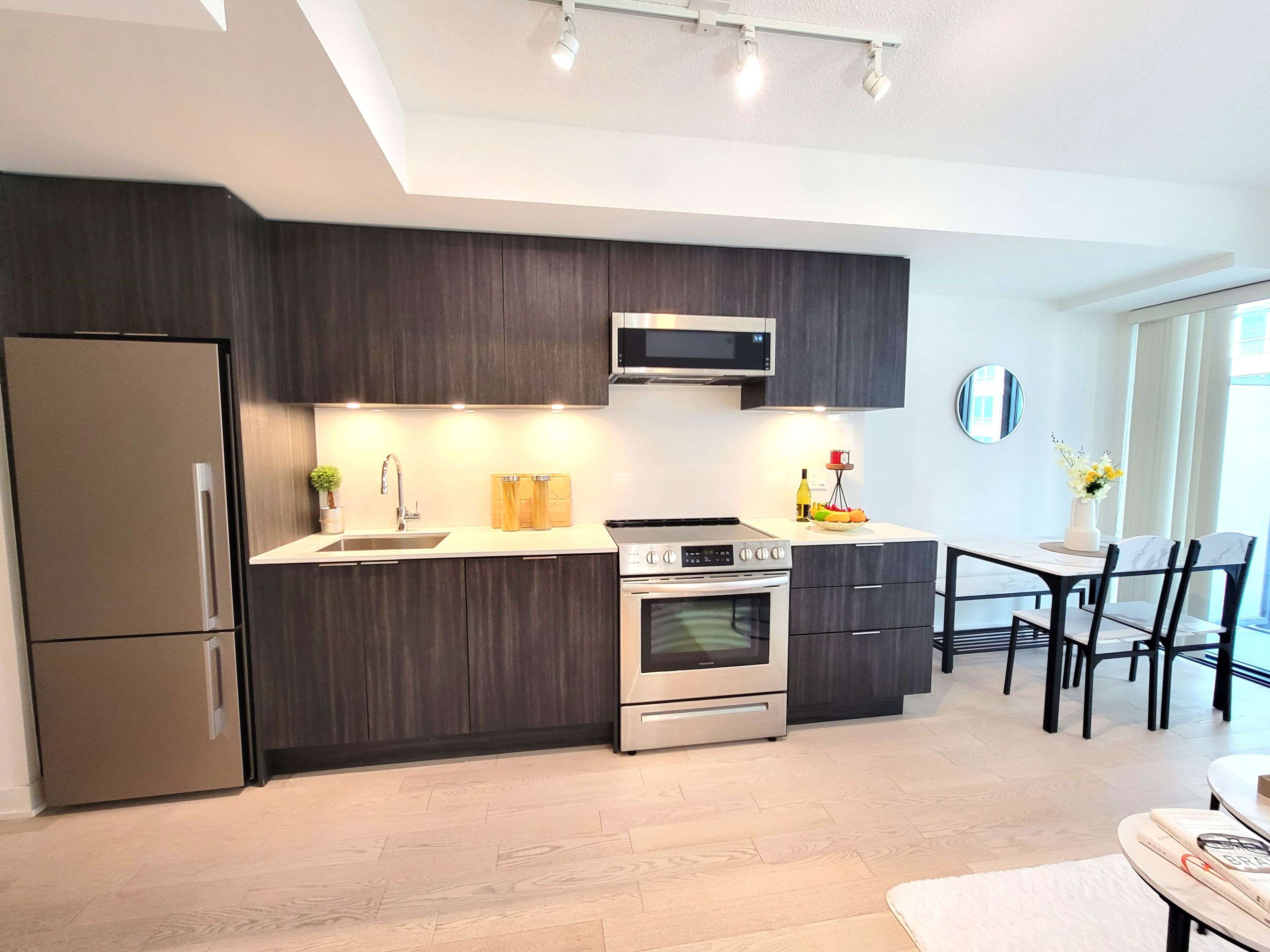 Toronto C08, ON M5C 0A6,25 Richmond ST E #704