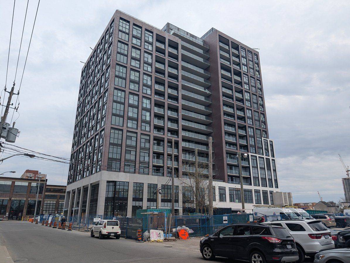 Toronto C01, ON M6R 2B2,181 Sterling RD #903