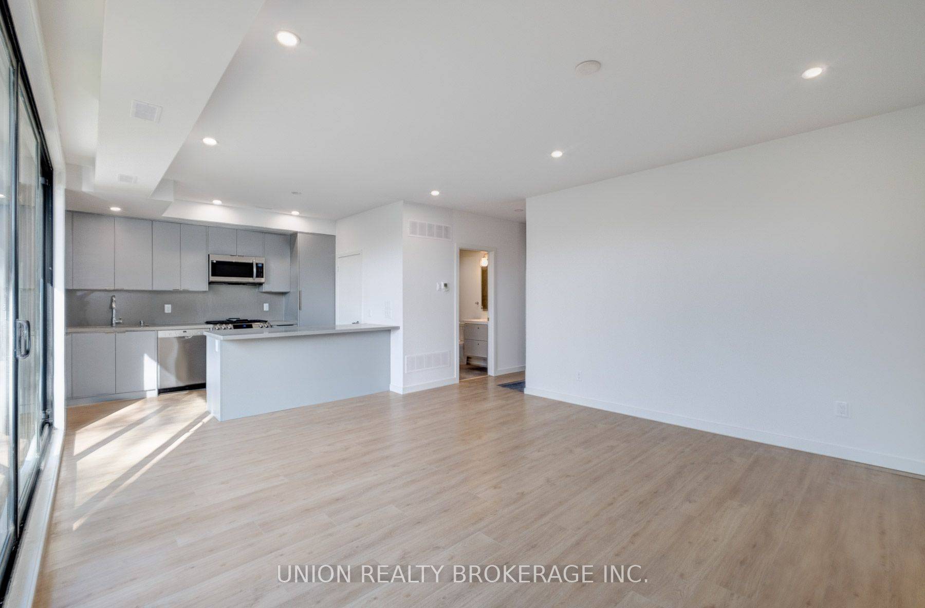 Toronto E02, ON M4E 3N2,506 Scarborough RD #A
