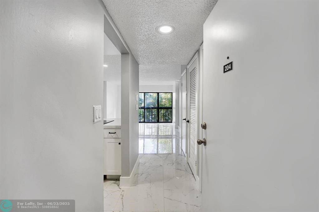 Fort Lauderdale, FL 33308,5495 NE 25th Ave #204