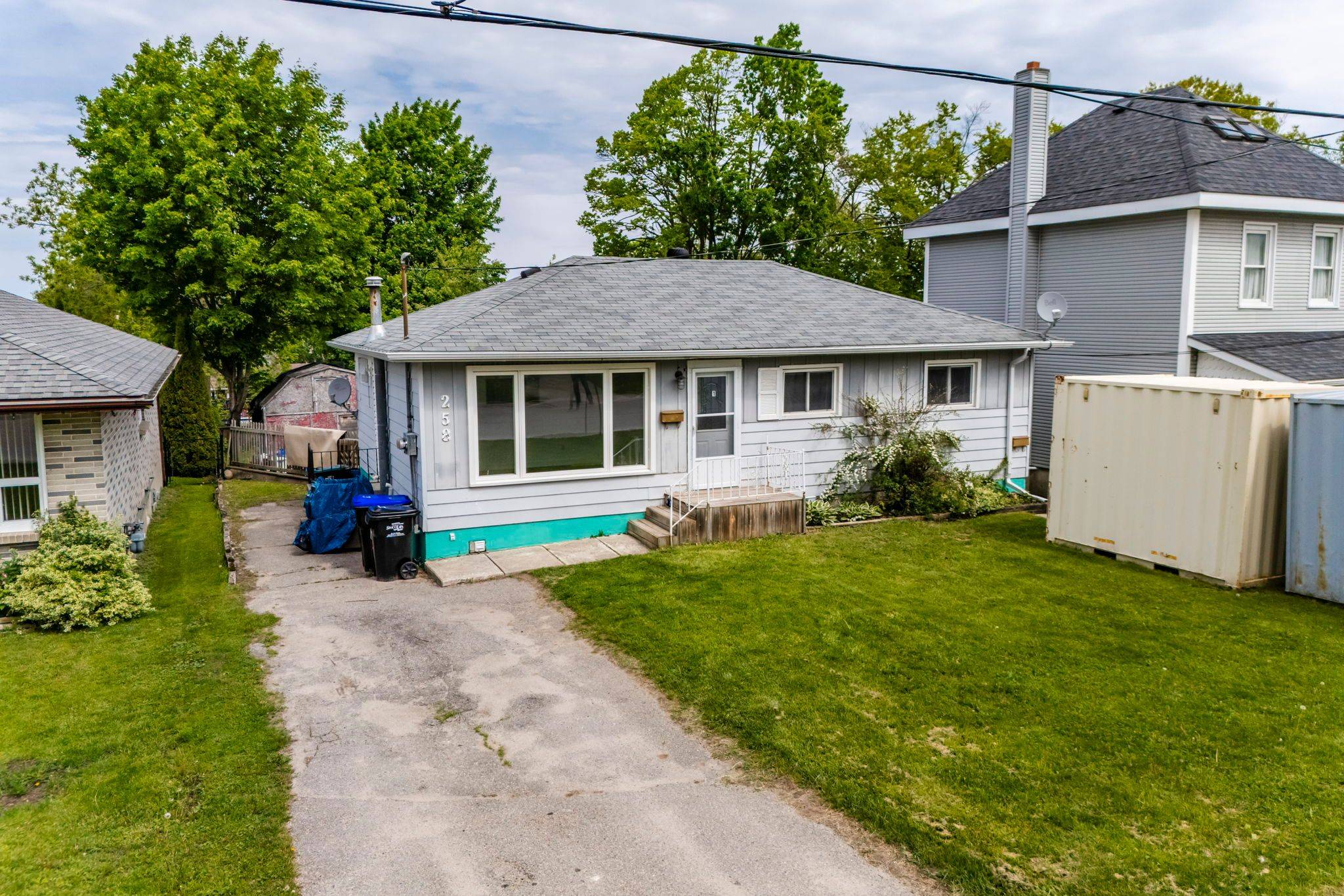 Midland, ON L4R 2L4,258 Ruby ST