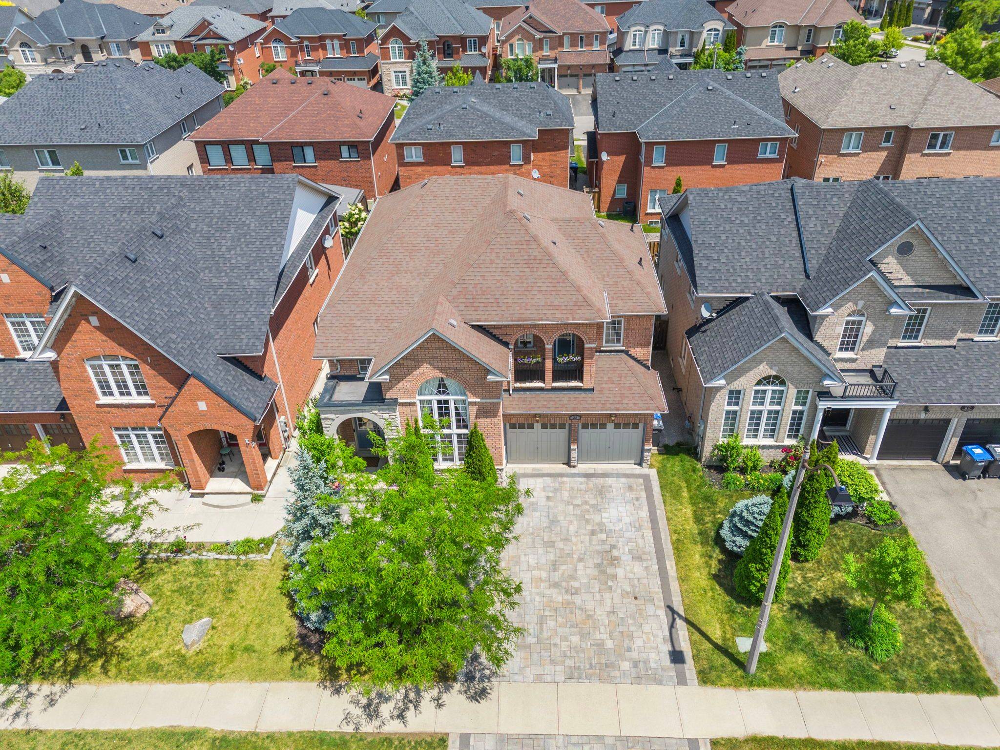 Brampton, ON L6P 1Z6,23 Darren RD