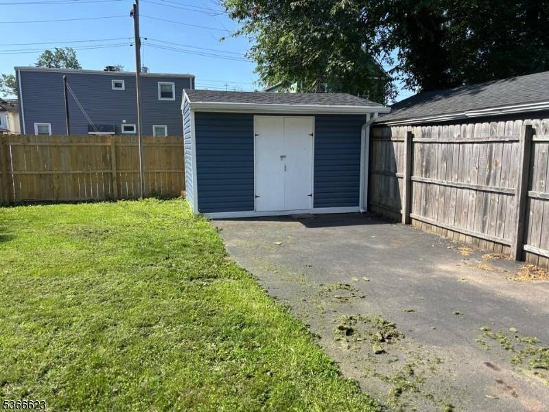 Dunellen Boro, NJ 08812,647 Front St