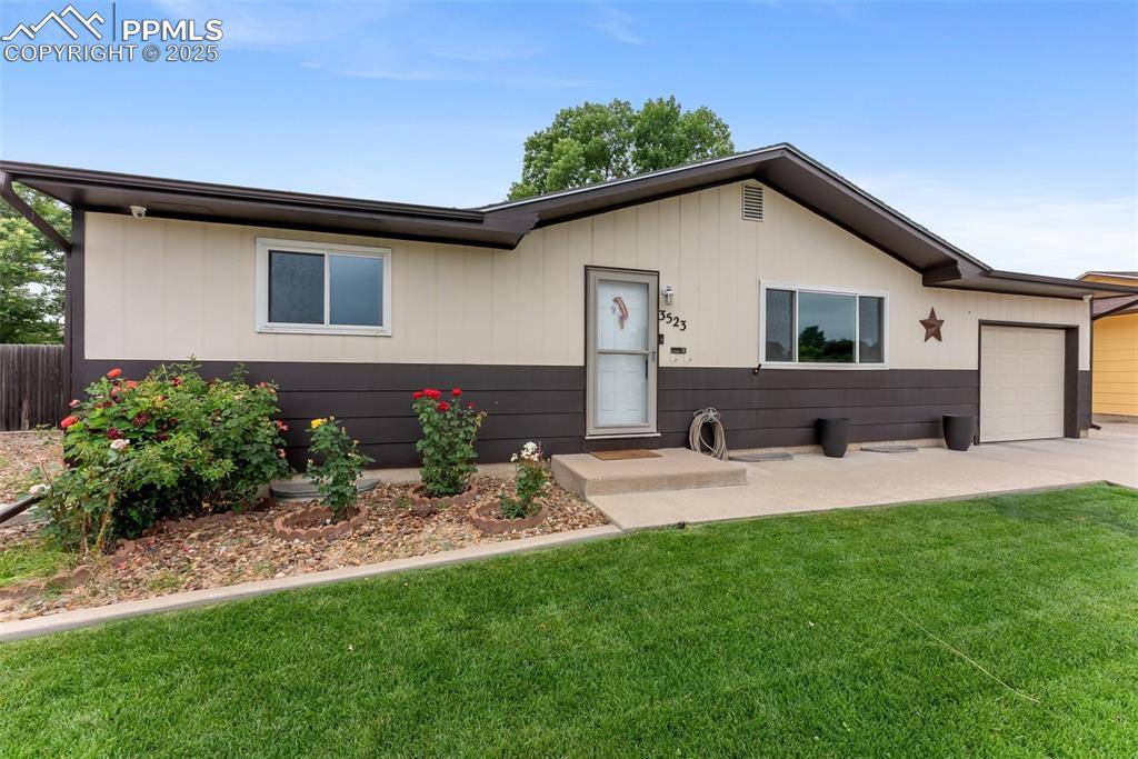Pueblo, CO 81005,3523 White Pine CT