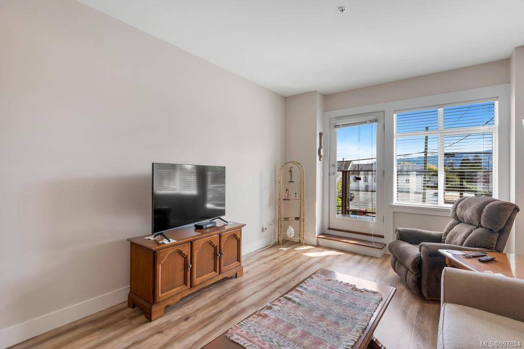 Duncan, BC V9L 3V3,5822 Garden St #207