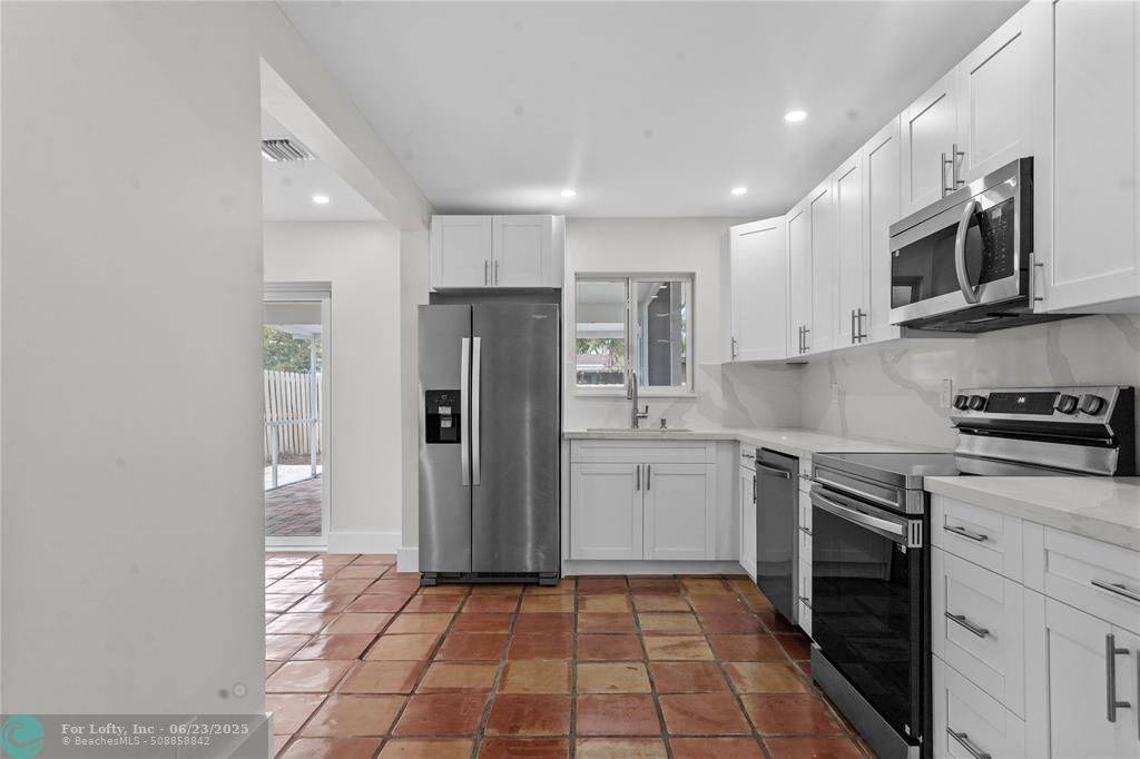 Oakland Park, FL 33309,211 NW 51st St