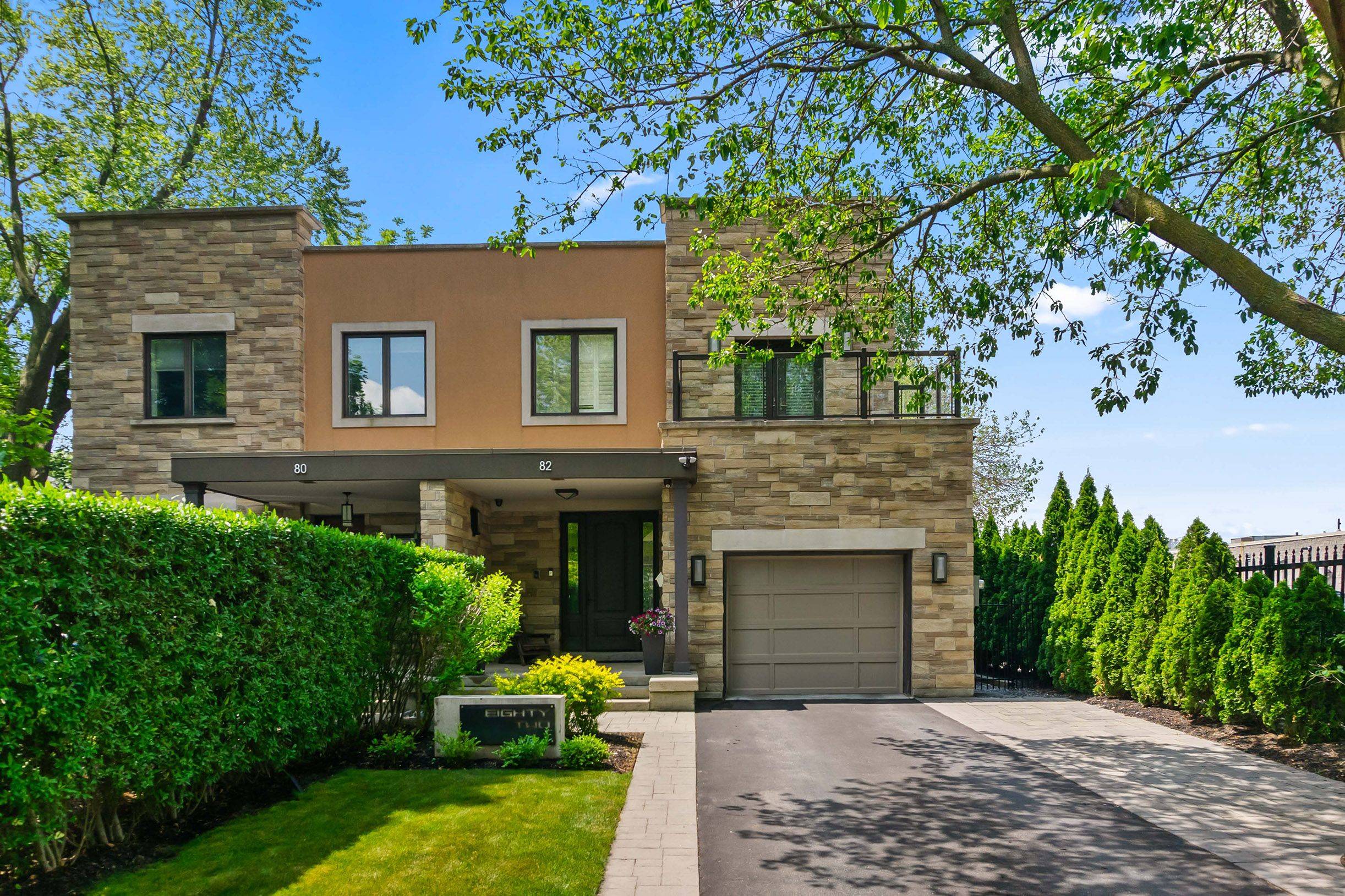 Oakville, ON L6K 2Z6,82 Brant ST